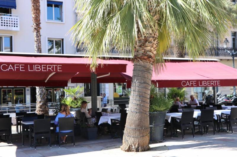 restauration  Toulon  Café liberté 